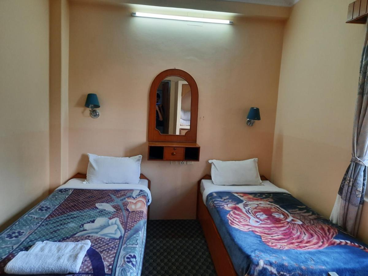Hotel Celesty Inn Pokhara Exterior foto